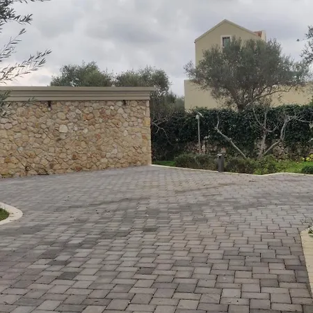 Laoura Villa