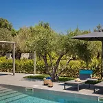 Laoura Villa