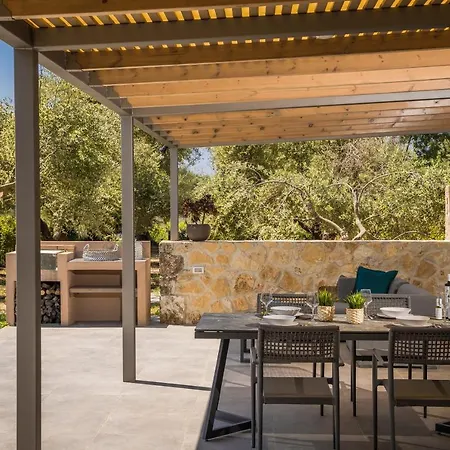 Laoura וילה סבורונטה